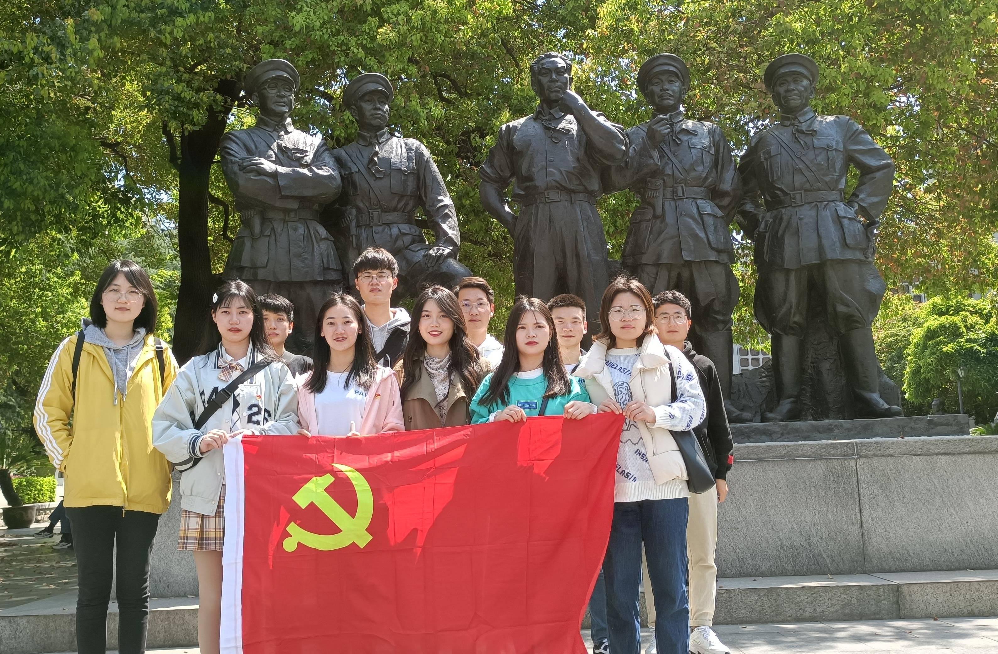9d7bc0851fb64f7186af41a1a6e78ace.jpg