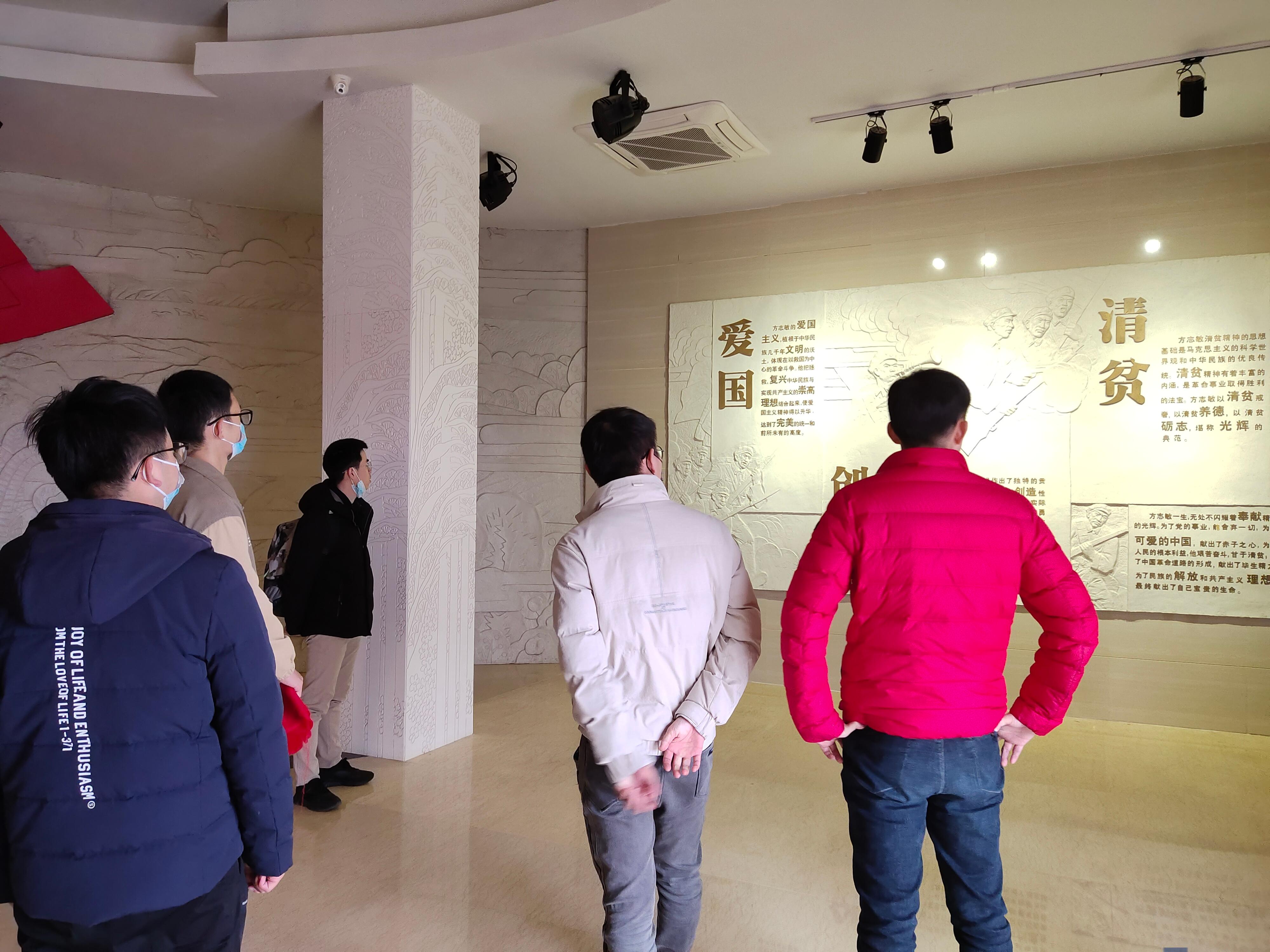 a973df0ec535474b8e8a5084bda5c1f5.jpg a973df0ec535474b8e8a5084bda5c1f5.jpg