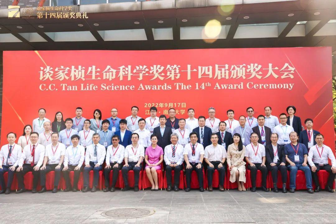 fbedda05006a4b9899bf247484fce53a.jpg fbedda05006a4b9899bf247484fce53a.jpg