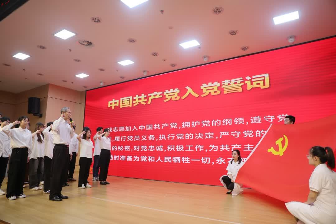 d3ad609c73da46e894e7fb88dd32092b.jpg