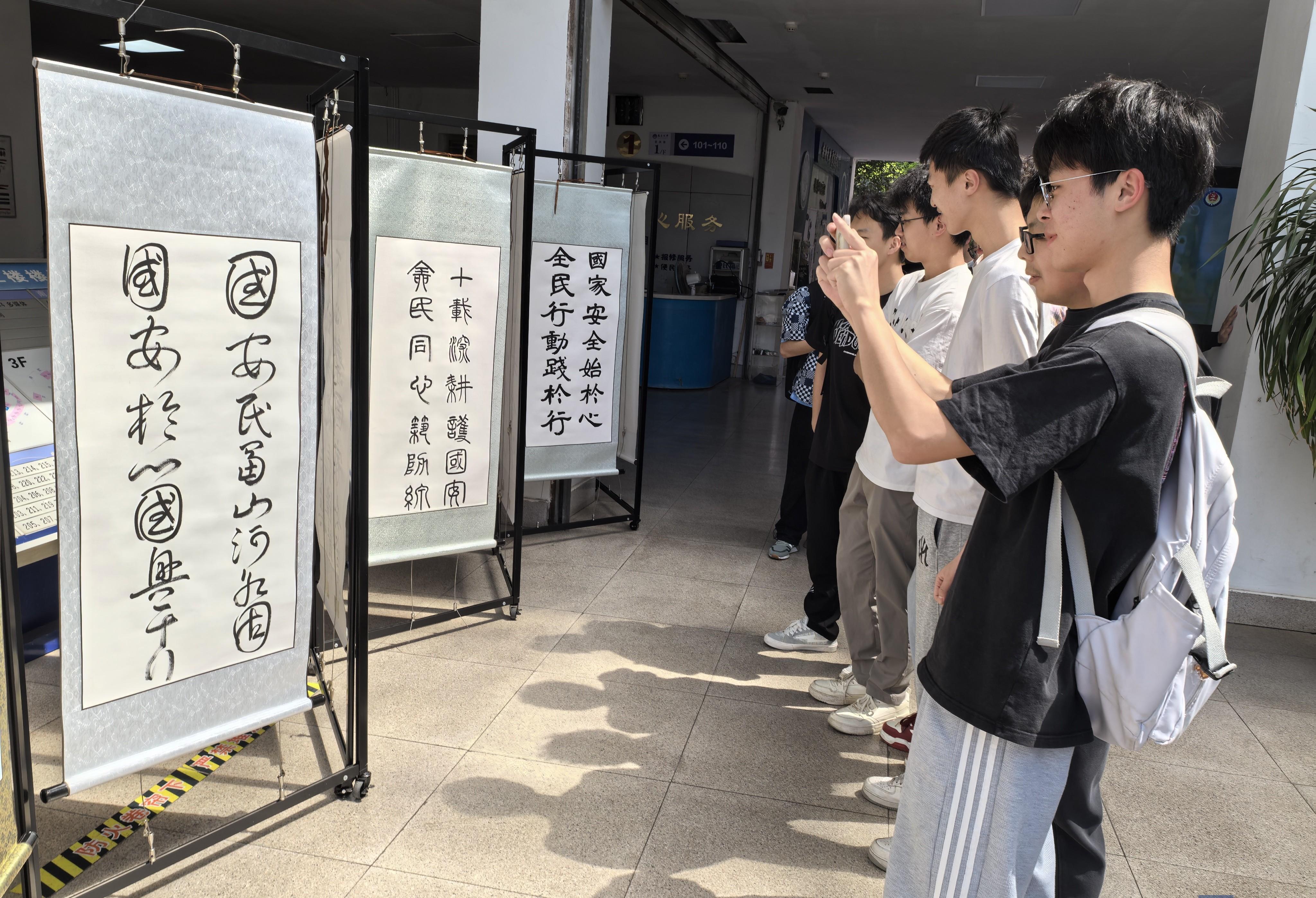 de80de40f1934ba2ba9a81e38b86eb01.jpg de80de40f1934ba2ba9a81e38b86eb01.jpg