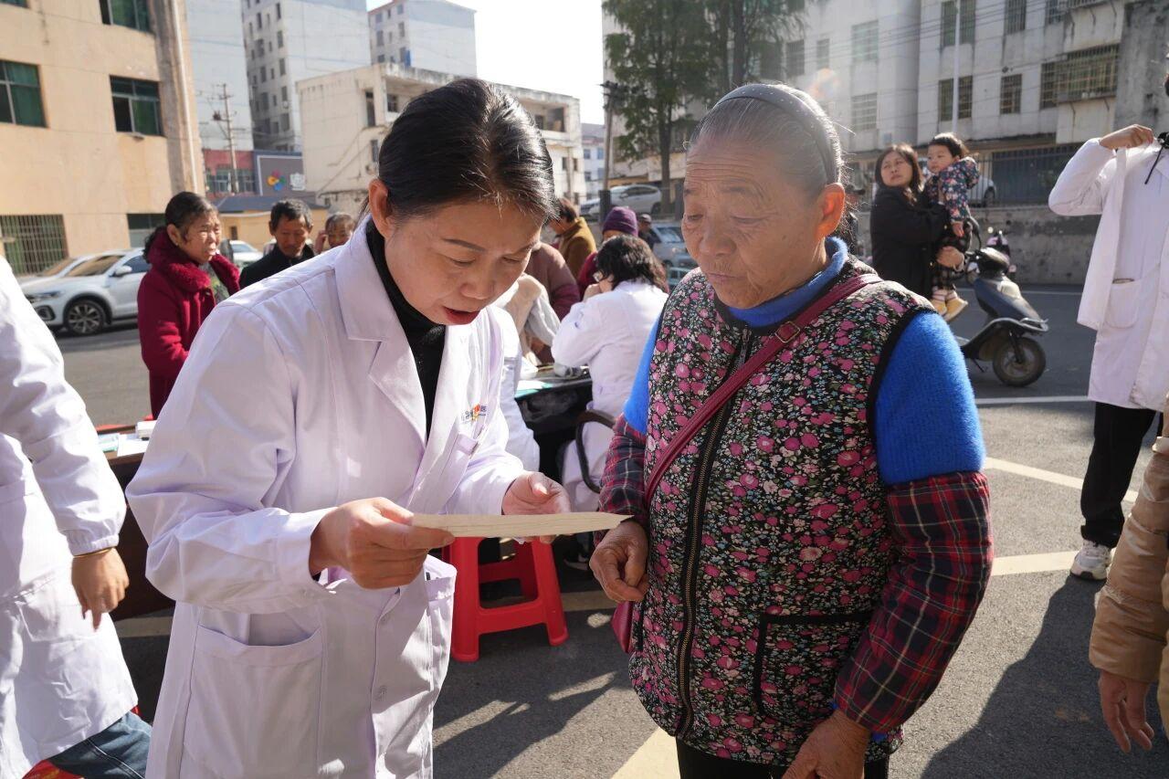 4213e9c338bd4148955f2556b32d4702.jpg 4213e9c338bd4148955f2556b32d4702.jpg