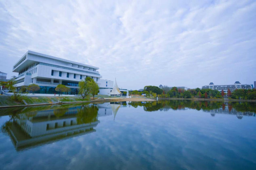 南昌大学焕奎医学创新拔尖人才综合楼 南昌大学焕奎医学创新拔尖人才综合楼