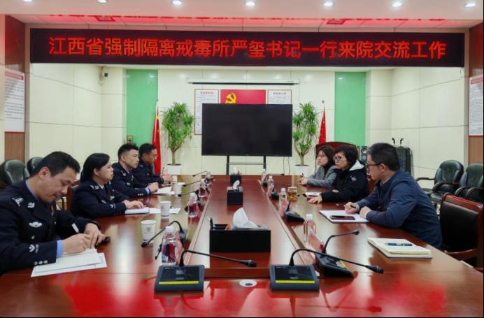 96fe8c5920bb4ee4b9364df9fb42e521.png 96fe8c5920bb4ee4b9364df9fb42e521.png